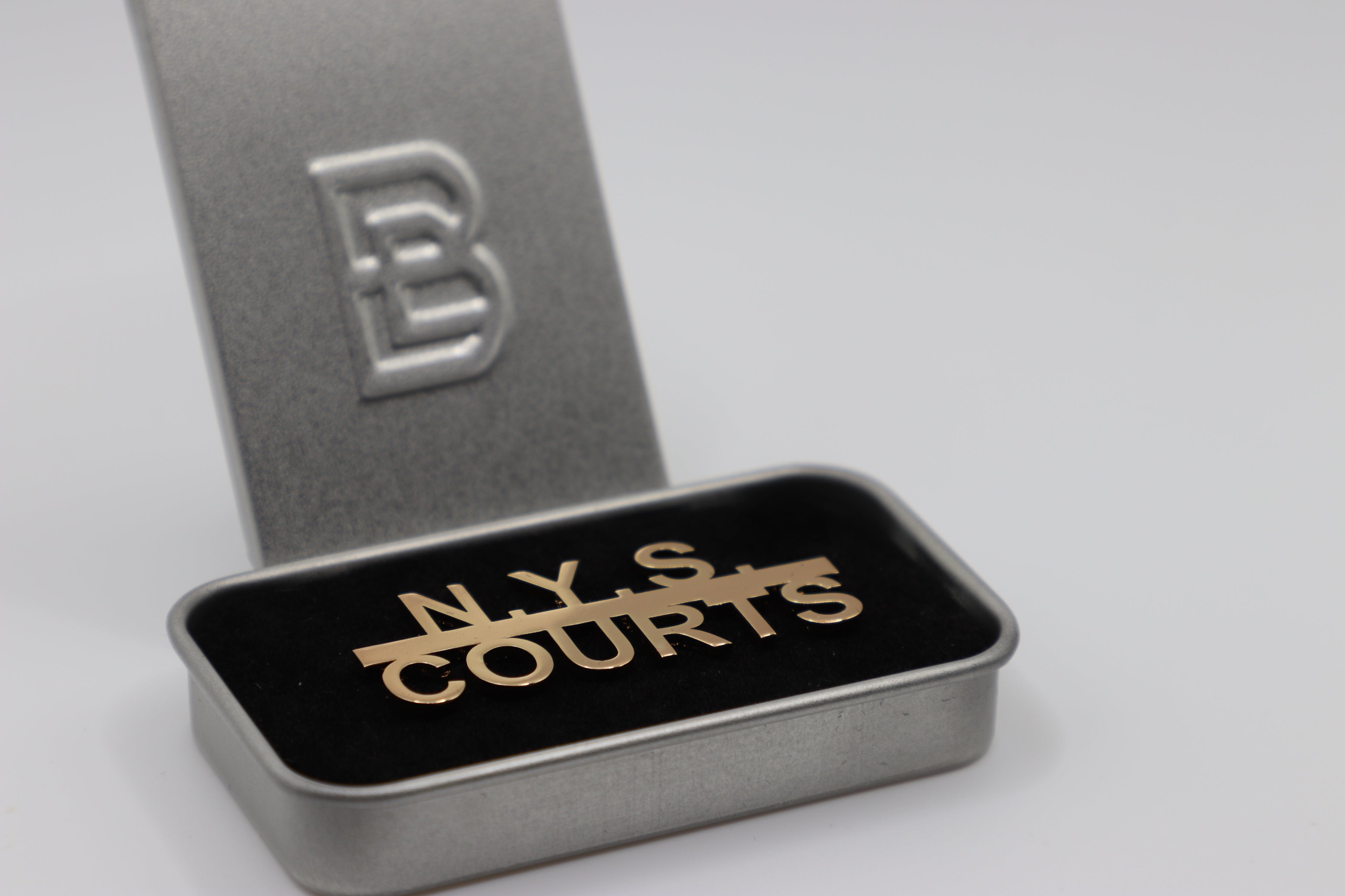 N.Y.S. Courts Collar Brass