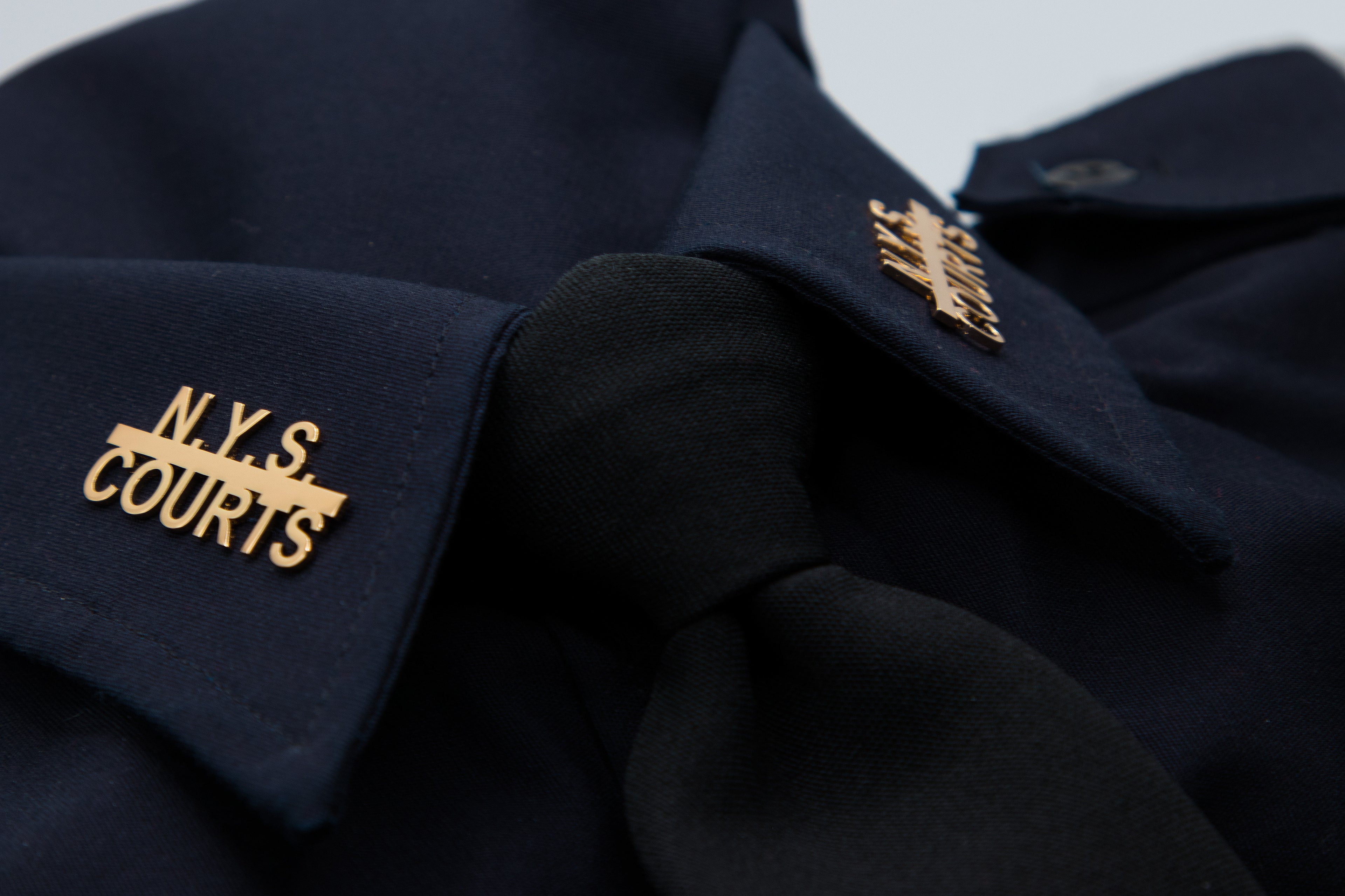 N.Y.S. Courts Collar Brass